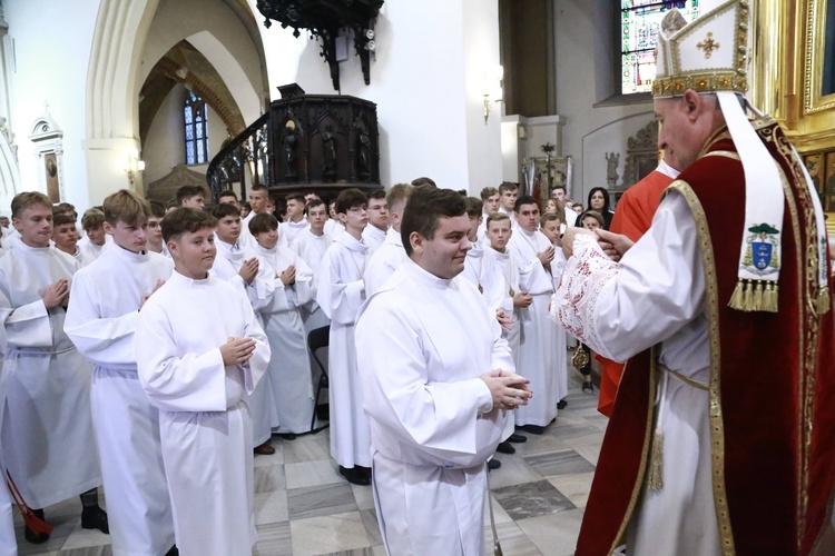 Wręczenie krzyży ceremoniarza