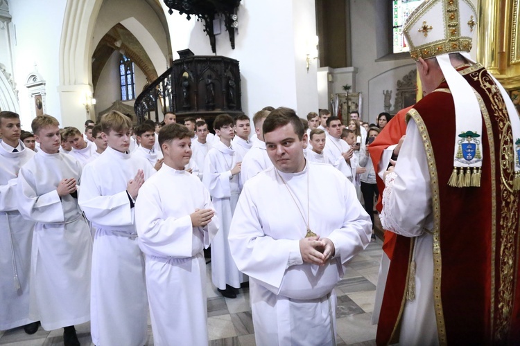 Wręczenie krzyży ceremoniarza