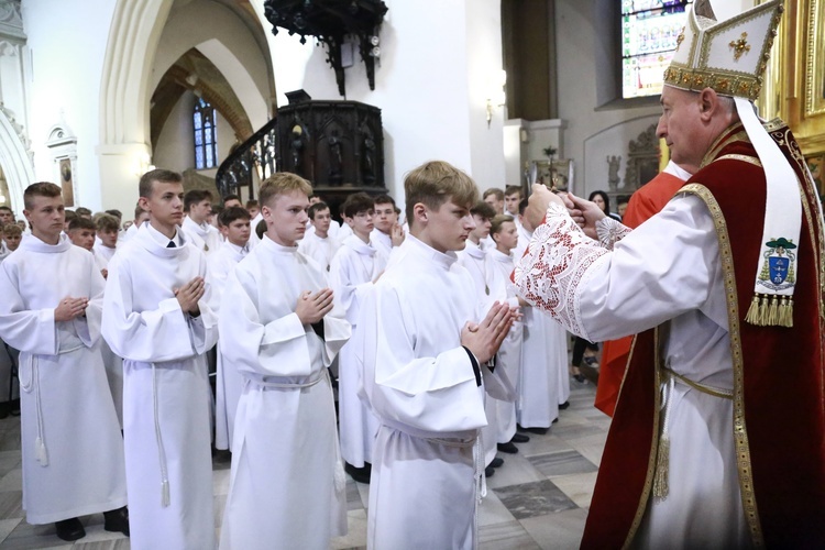 Wręczenie krzyży ceremoniarza