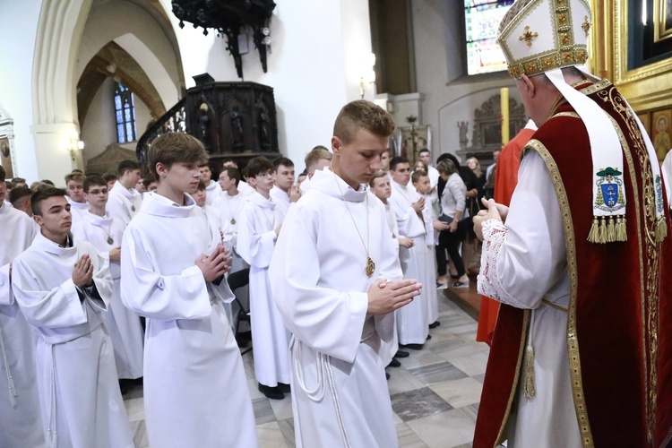 Wręczenie krzyży ceremoniarza