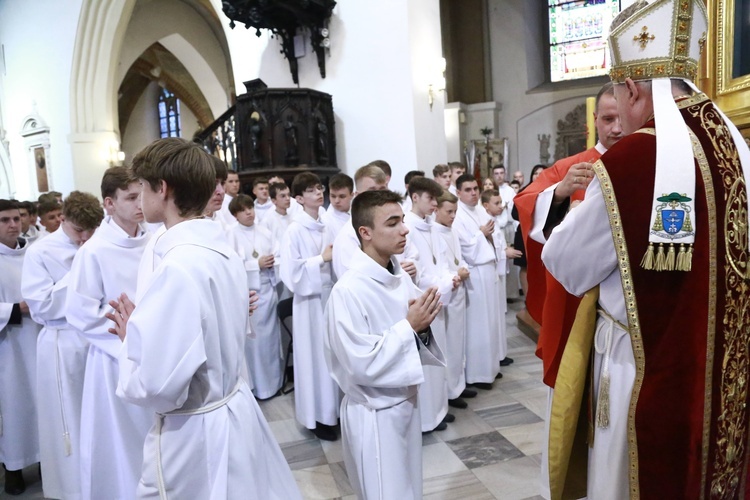 Wręczenie krzyży ceremoniarza