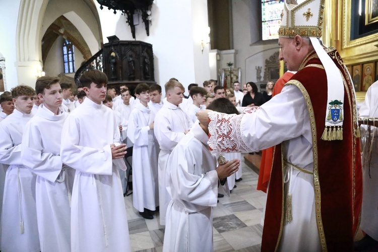 Wręczenie krzyży ceremoniarza