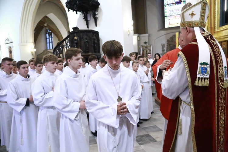 Wręczenie krzyży ceremoniarza