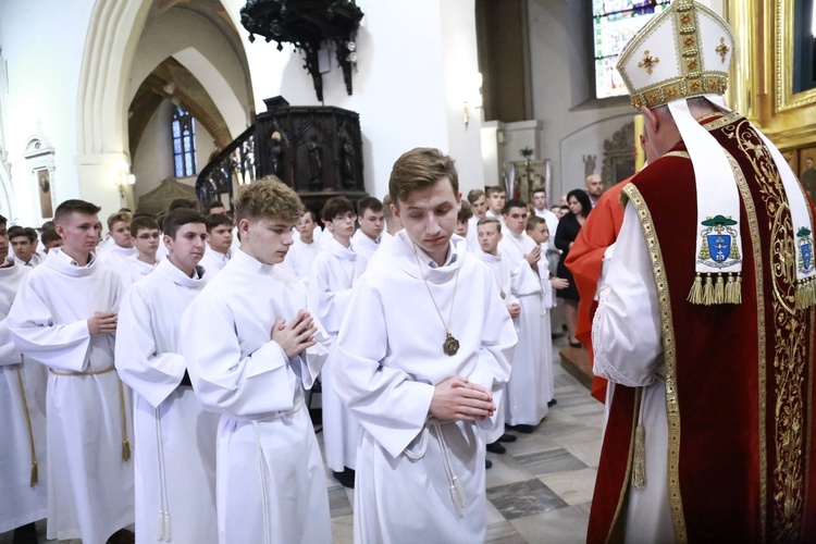 Wręczenie krzyży ceremoniarza