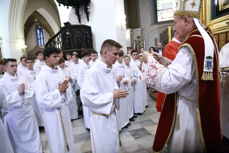 Wręczenie krzyży ceremoniarza