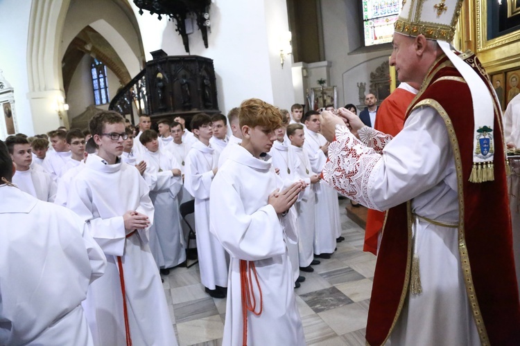 Wręczenie krzyży ceremoniarza