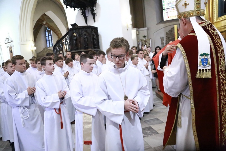 Wręczenie krzyży ceremoniarza