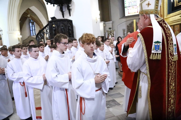 Wręczenie krzyży ceremoniarza