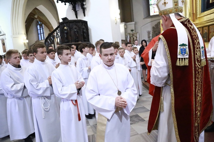 Wręczenie krzyży ceremoniarza