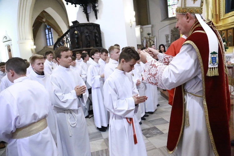 Wręczenie krzyży ceremoniarza