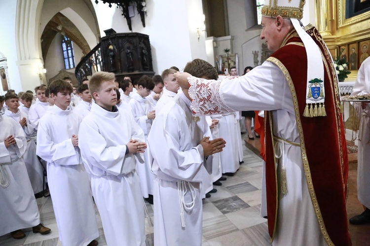 Wręczenie krzyży ceremoniarza