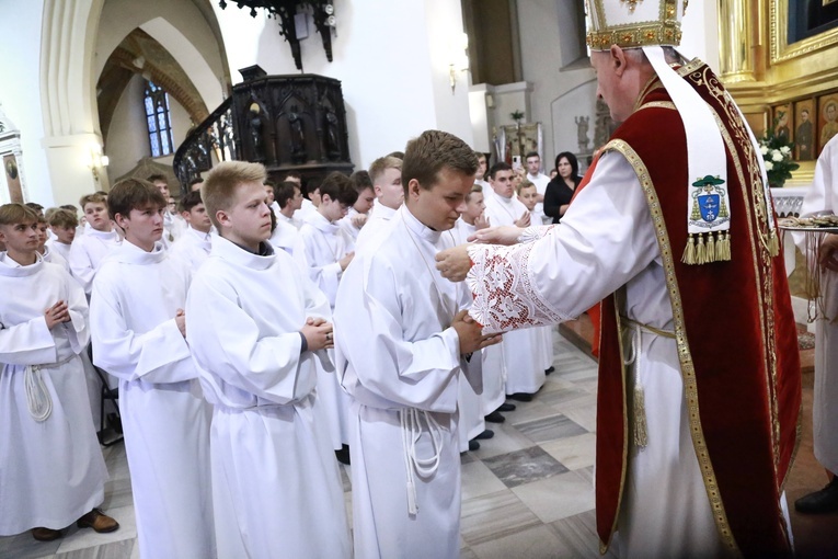 Wręczenie krzyży ceremoniarza