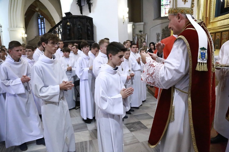 Wręczenie krzyży ceremoniarza