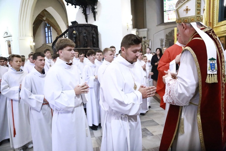 Wręczenie krzyży ceremoniarza