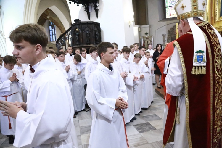 Wręczenie krzyży ceremoniarza
