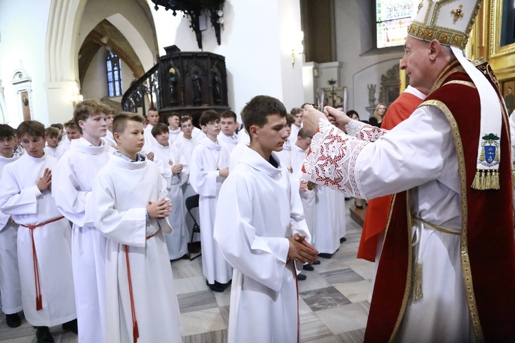 Wręczenie krzyży ceremoniarza