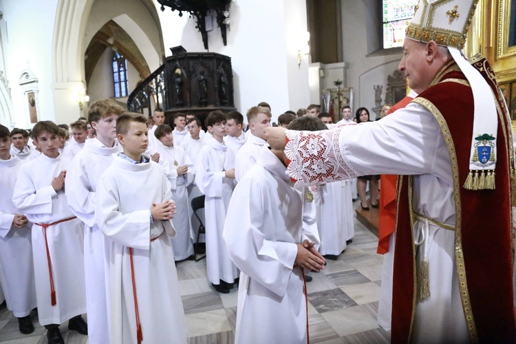 Wręczenie krzyży ceremoniarza