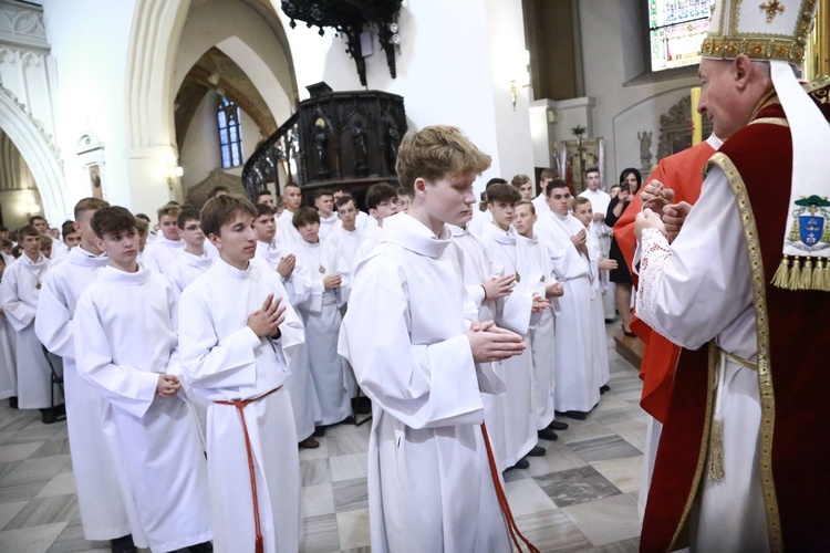 Wręczenie krzyży ceremoniarza