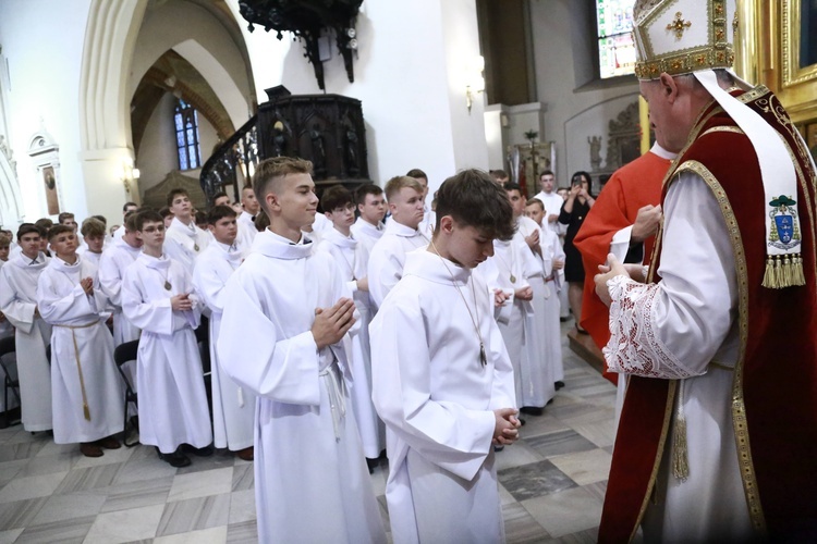 Wręczenie krzyży ceremoniarza