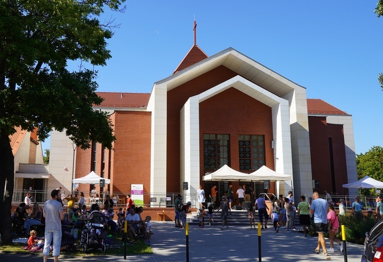 Festyn parafialny we Wrocławiu-Strachocinie