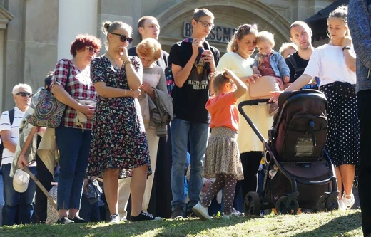 15. Diecezjalna Pielgrzymka Rodzin do Kalwarii Zebrzydowskiej 2023 - Droga krzyżowa