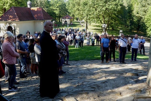 15. Diecezjalna Pielgrzymka Rodzin do Kalwarii Zebrzydowskiej 2023 - Droga krzyżowa