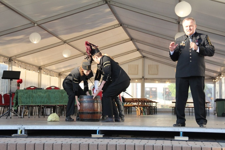 Uroczysta karczma piwna