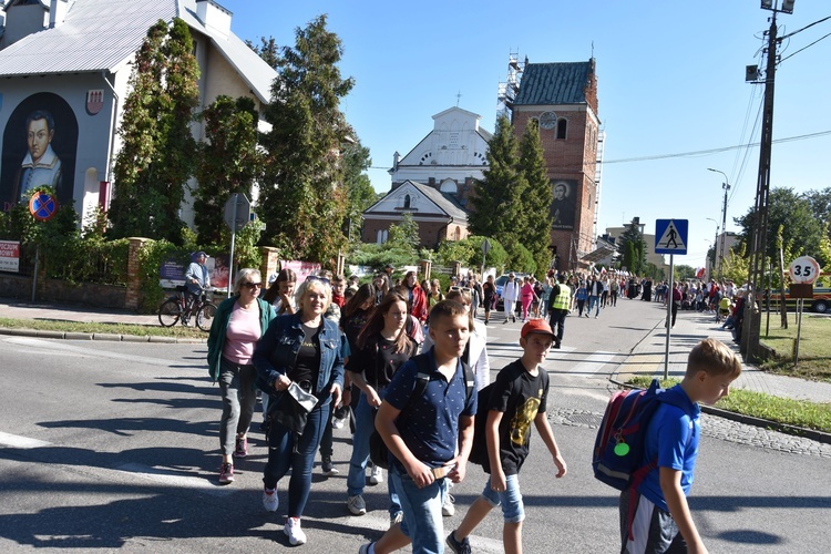 Przasnysz-Rostkowo. Pielgrzymka dzieci