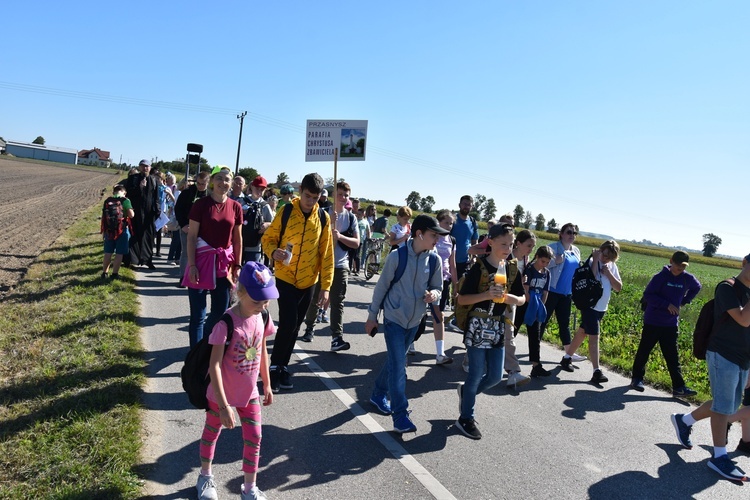 Przasnysz-Rostkowo. Pielgrzymka dzieci