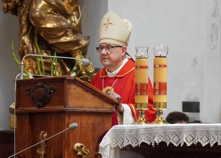 Procesja z relikwiami św. Stanisława i św. Doroty przeszła przez Wrocław