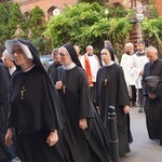Procesja z relikwiami św. Stanisława i św. Doroty przeszła przez Wrocław