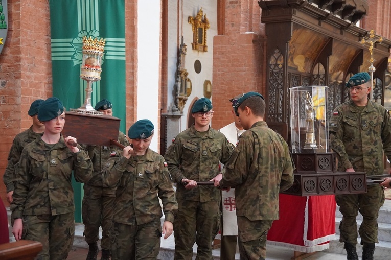 Procesja z relikwiami św. Stanisława i św. Doroty przeszła przez Wrocław