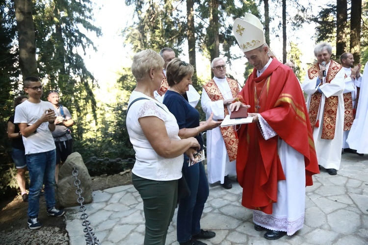 Msza św. i poświęcenie krzyża na Postawnem