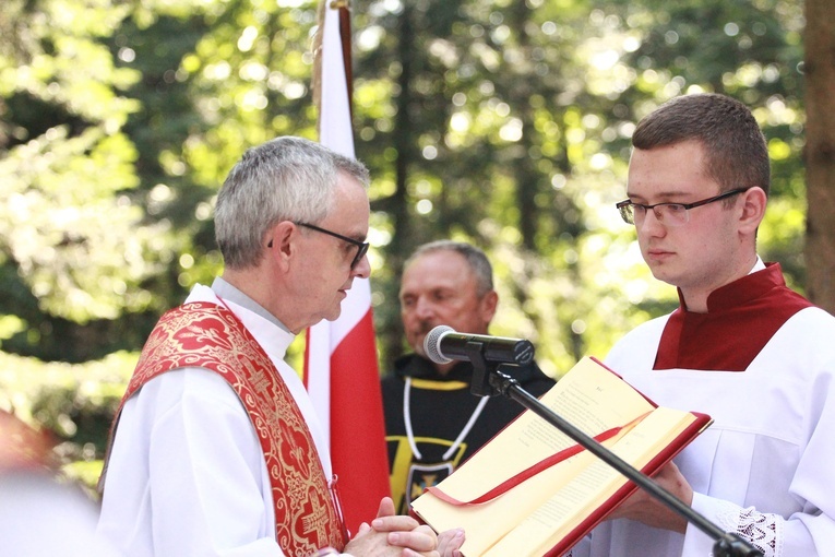 Msza św. i poświęcenie krzyża na Postawnem