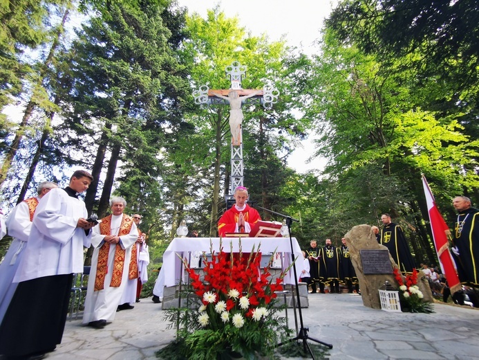 Msza św. i poświęcenie krzyża na Postawnem