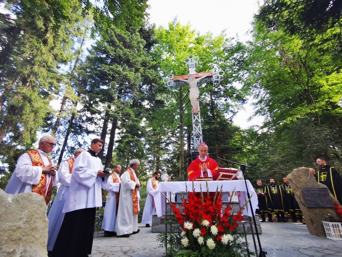 Msza św. i poświęcenie krzyża na Postawnem