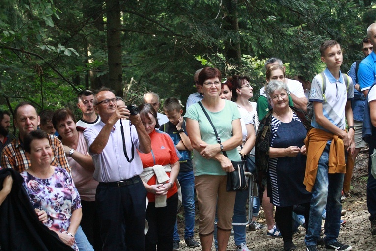 Msza św. i poświęcenie krzyża na Postawnem