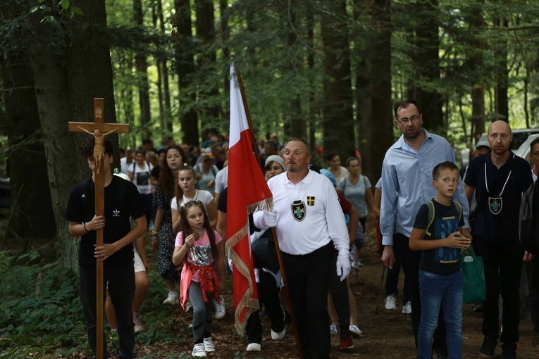 Msza św. i poświęcenie krzyża na Postawnem