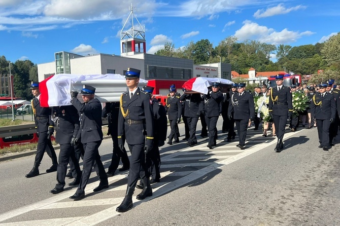 Ostatnia droga żukowskich strażaków