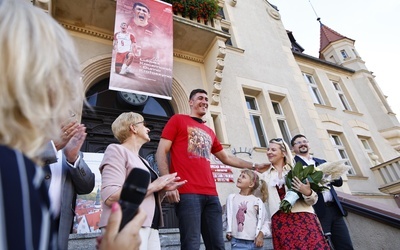 Łukasz Kaczmarek przekazał swój złoty medal jako wotum