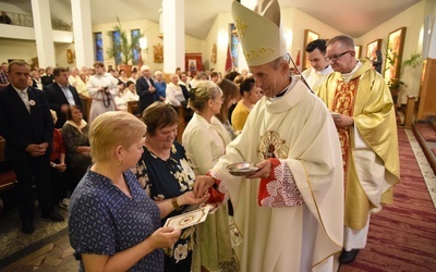 Wielka jest przestrzeń bezgotówkowej pomocy