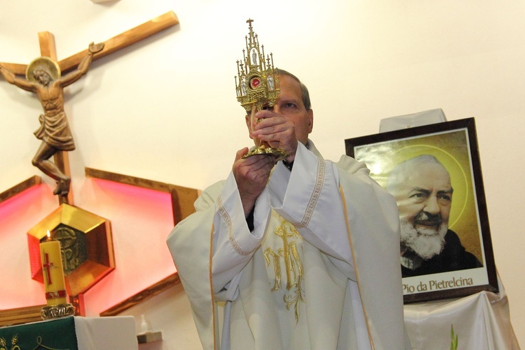 Relikwie o. Pio w parafii św. Wojciecha w Koszalinie