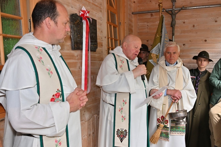 O "Bożych przemytnikach" na Wiktorówkach