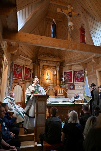 O "Bożych przemytnikach" na Wiktorówkach