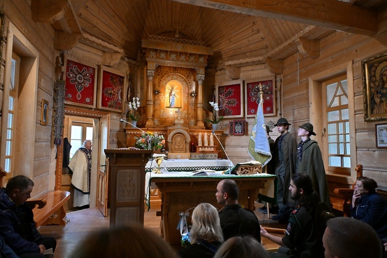 O "Bożych przemytnikach" na Wiktorówkach