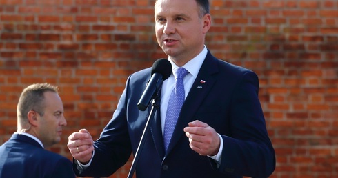 Prezydent: Decyzja rządu o utrzymaniu embarga na ukraińskie zboże - słuszna; ale należy zwiększać tranzyt