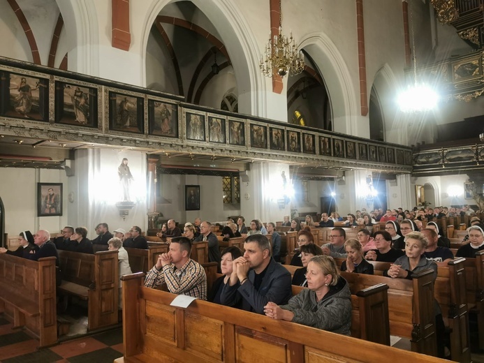 Rejonowe spotkanie presynodalne w oleśnickiej bazylice