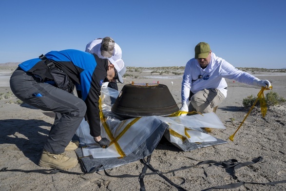 Kapsuła kosmiczna z próbkami asteroidy wylądowała w Utah