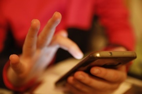 Niebieskie światło może przyspieszać dojrzewanie