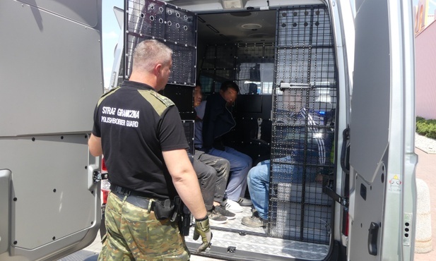 Region. Zatrzymano kolejnego przemytnika i nielegalnych migrantów
